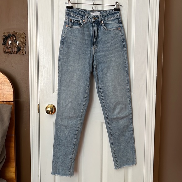 Garage Mom Jeans - Picture 1 of 3